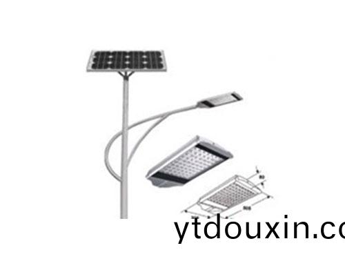 太陽能(neng)路燈(deng)