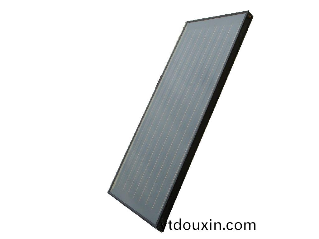 工程型(xing)平闆(ban)太陽能集熱器