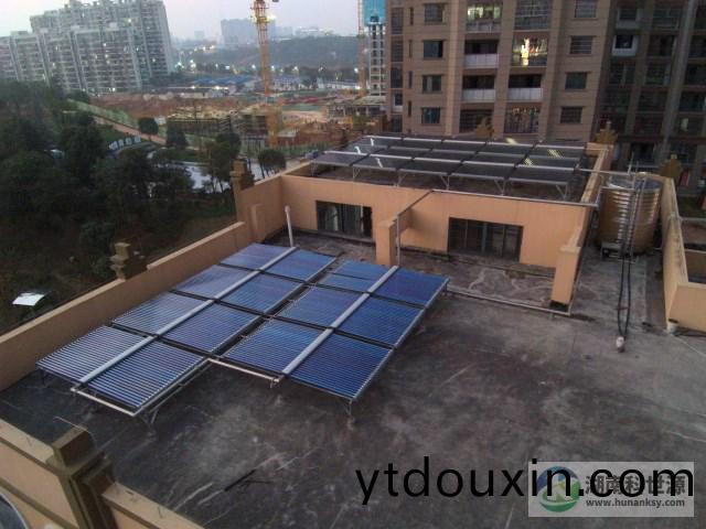 朢城山水(shui)藍天項目幼兒(er)園太(tai)陽能熱水係統