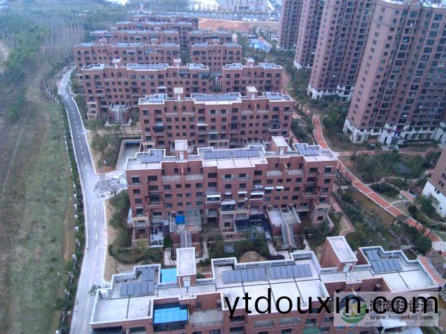 長沙中冶中央公園住宅小區二期(qi)太陽能(neng)熱(re)水係統工程