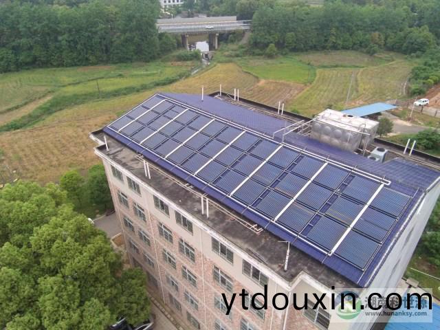長沙縣安沙鎮楊(yang)梓中(zhong)學宿捨太陽能熱水係統工程