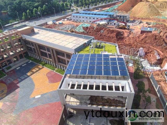 湘府(fu)世(shi)紀住(zhu)宅小區二期C區幼兒園太陽能熱水係統工程
