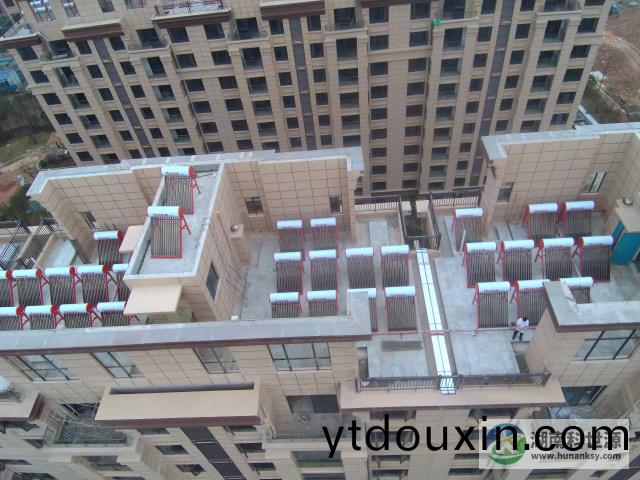 恆泰(tai)·湘壹府1.1期太陽能熱水工程(cheng)