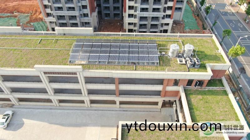 鑫遠E14、E15地(di)塊(kuai)（翡麗郡項目(mu)）幼兒(er)園太陽能熱水(shui)工程