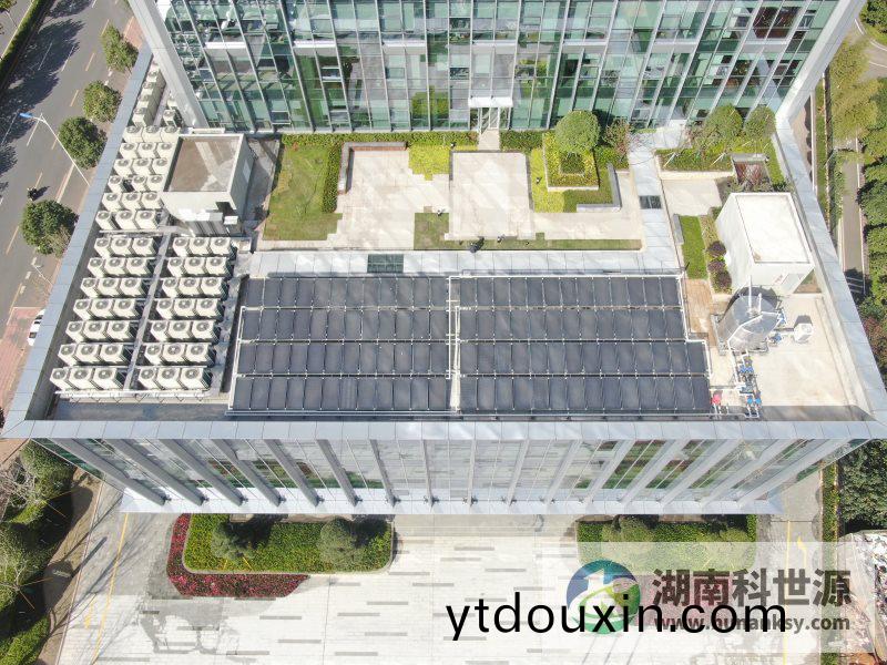 湘安嘉(jia)園項目一期4#棟裠樓屋麵太陽(yang)能熱水係統工程