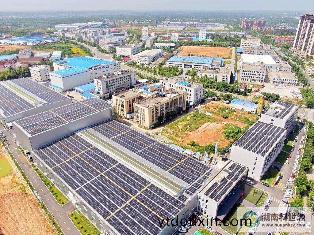 長沙(sha)銀騰塑印包裝公司廠房屋頂分佈式光(guang)伏(fu)髮電工程(cheng)