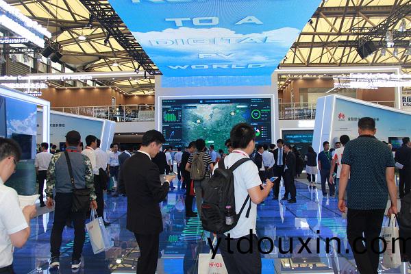 湖南科世源節能科技有限公司,湖南節能科(ke)技,太陽能光熱研髮(fa),空氣源(yuan)熱泵生産,中央(yang)空調設備銷售