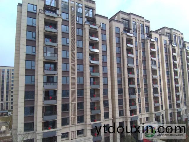 陽檯壁掛(gua)太陽能熱水係統