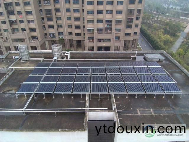 幼兒園屋頂太陽能熱(re)水(shui)係統工程