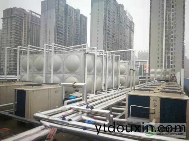 學(xue)校屋頂空氣能熱水工程(cheng)