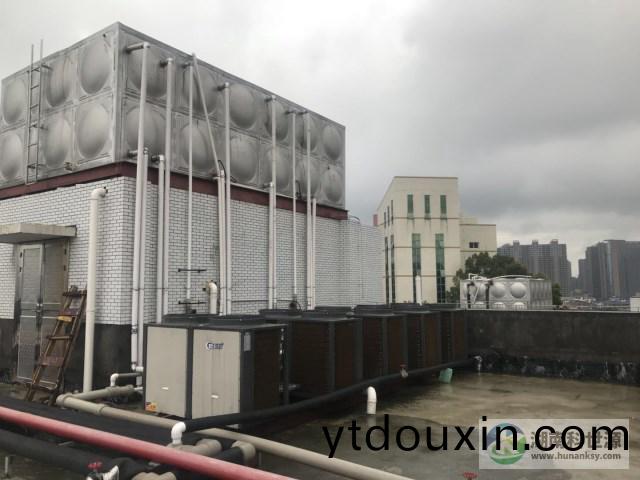 學校空(kong)氣能熱水係統