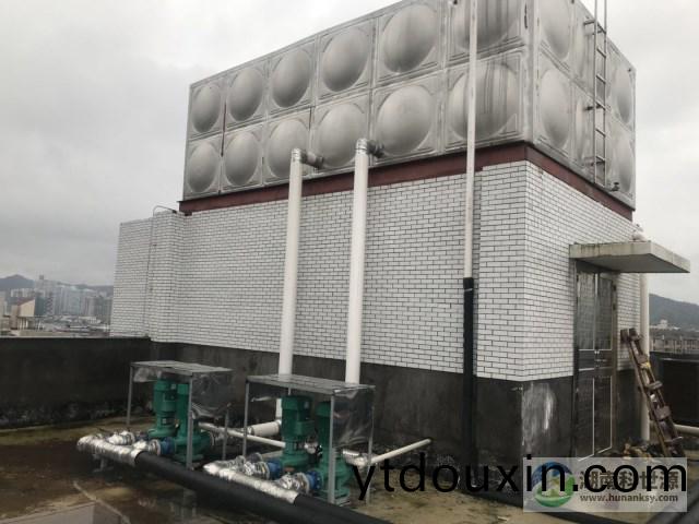 學校空氣能熱水係統(tong)