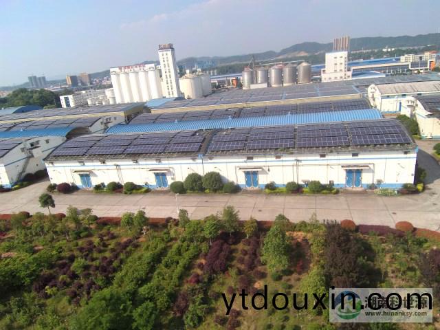 工廠屋頂(ding)太陽能光伏髮電係(xi)統