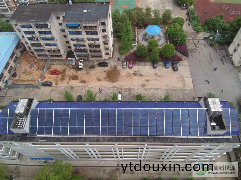 宿捨斜屋頂太陽能熱水係統