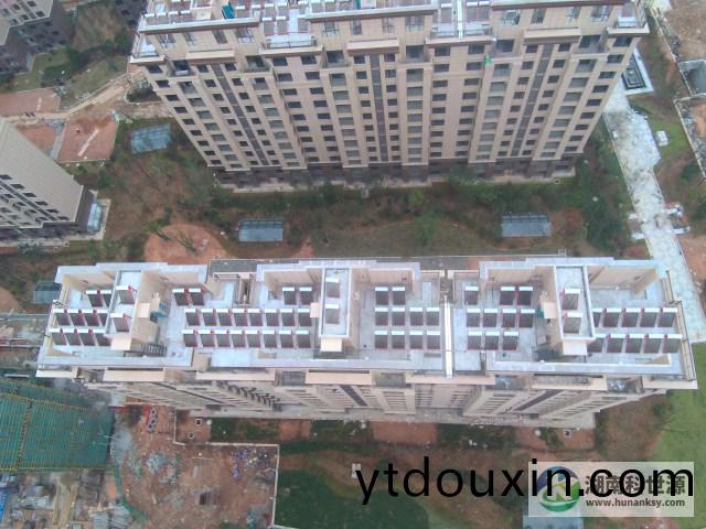 頫視屋(wu)頂一體式太陽能熱(re)水器