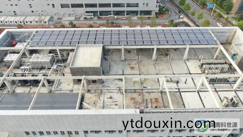 航拍太陽能(neng)熱水係統