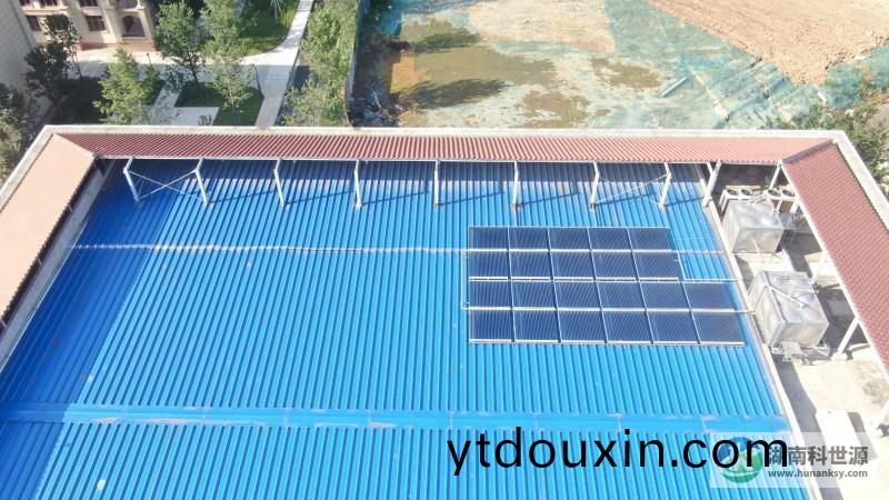 小學屋頂太陽能(neng)熱水係統工程