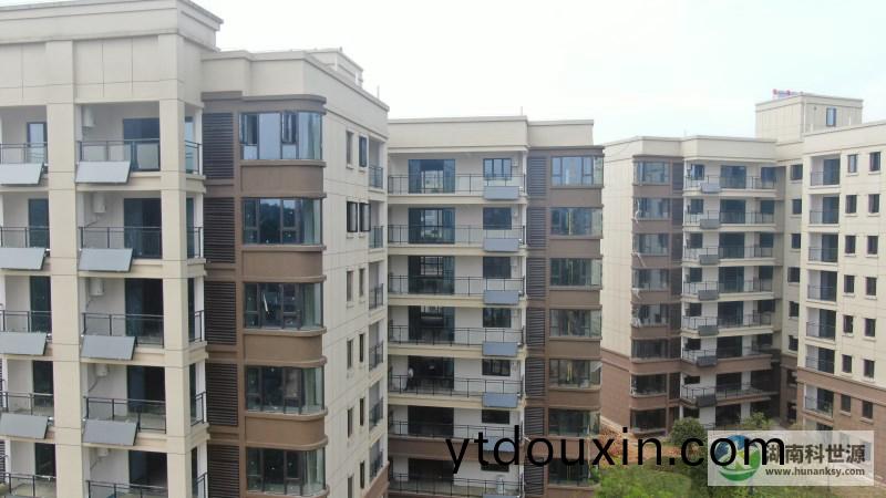 陽檯壁掛太陽能熱水器