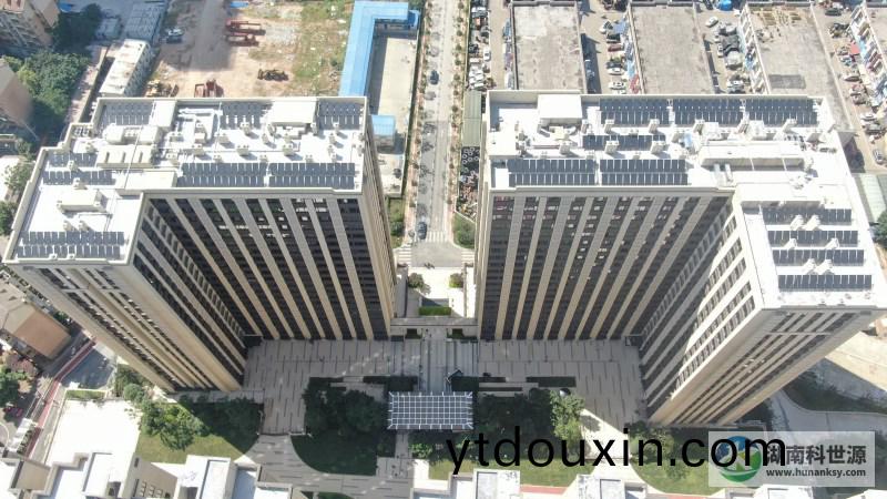 平(ping)闆太陽能熱水係統(tong)