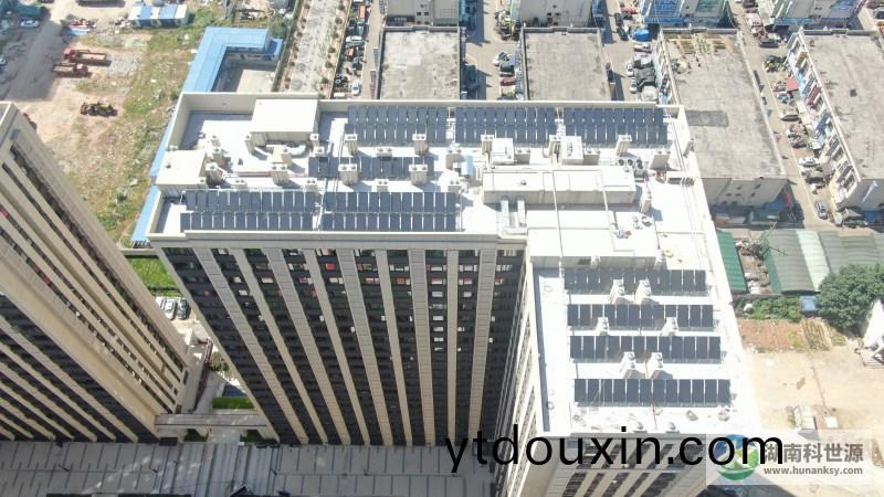 平闆太陽能熱水係統工程